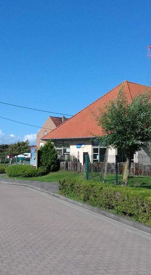 Luxueuze Stacaravan 4Pers Met Terras En Tuintje Bredene Dış mekan fotoğraf