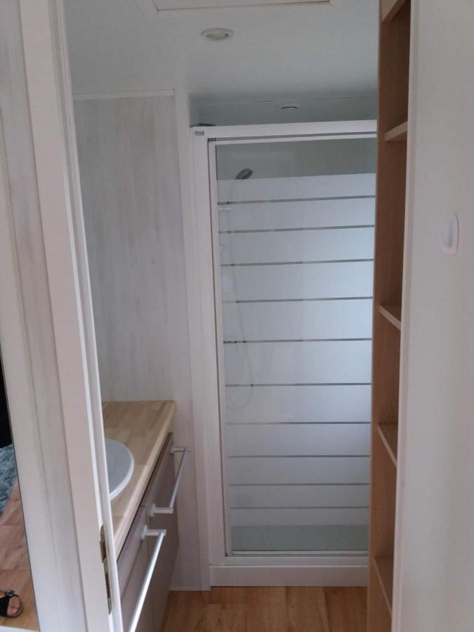 Luxueuze Stacaravan 4Pers Met Terras En Tuintje Bredene Dış mekan fotoğraf